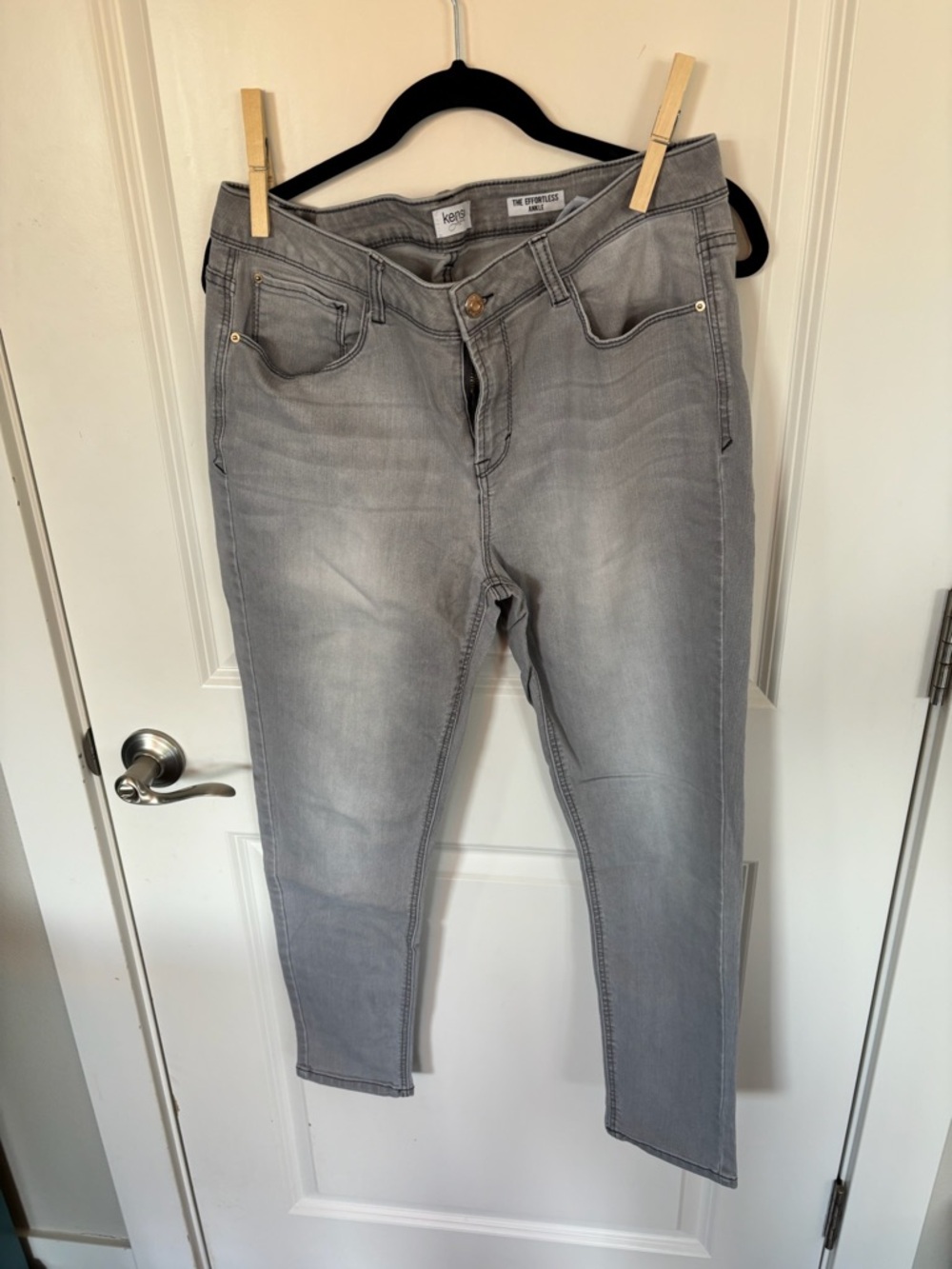 Kensie Light Gray Skinny Jeans - Women's